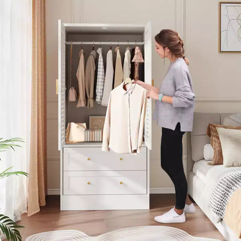 Armoire de chambre avec 2 portes persiennes et 2 tiroirs, penderie avec tringle, grande capacité de rangement, autoportante en bois