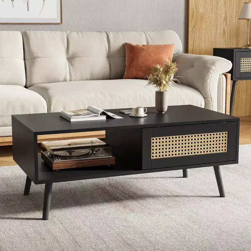 Table basse en bois avec portes coulissantes en rotin et étagère de rangement, table de salon de style Mid-Century avec compartiments cachés pour salon et chambre