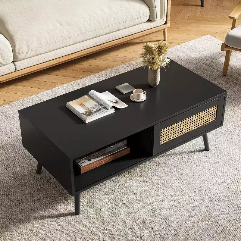 Table basse en bois avec portes coulissantes en rotin et étagère de rangement, table de salon de style Mid-Century avec compartiments cachés pour salon et chambre