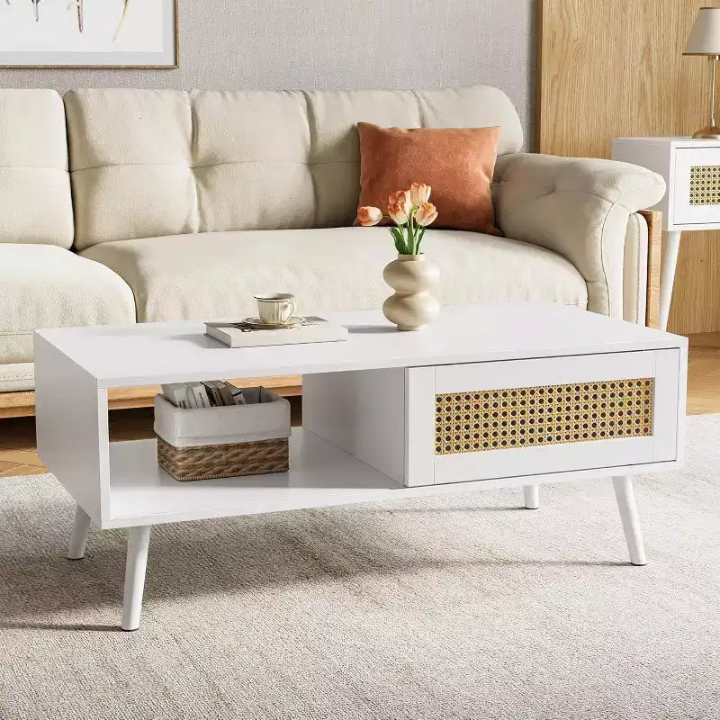 Table basse en bois avec portes coulissantes en rotin et étagère de rangement, table de salon de style Mid-Century avec compartiments cachés pour salon et chambre