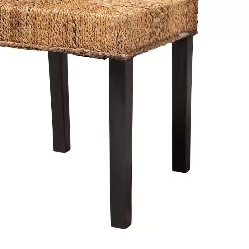 Chaise de salle à manger moderne en bois d'acajou brun foncé et jonc de mer